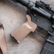 Magpul - chwyt pistoletowy MOE-K2+ FDE do broni AR15 / M4 - 4