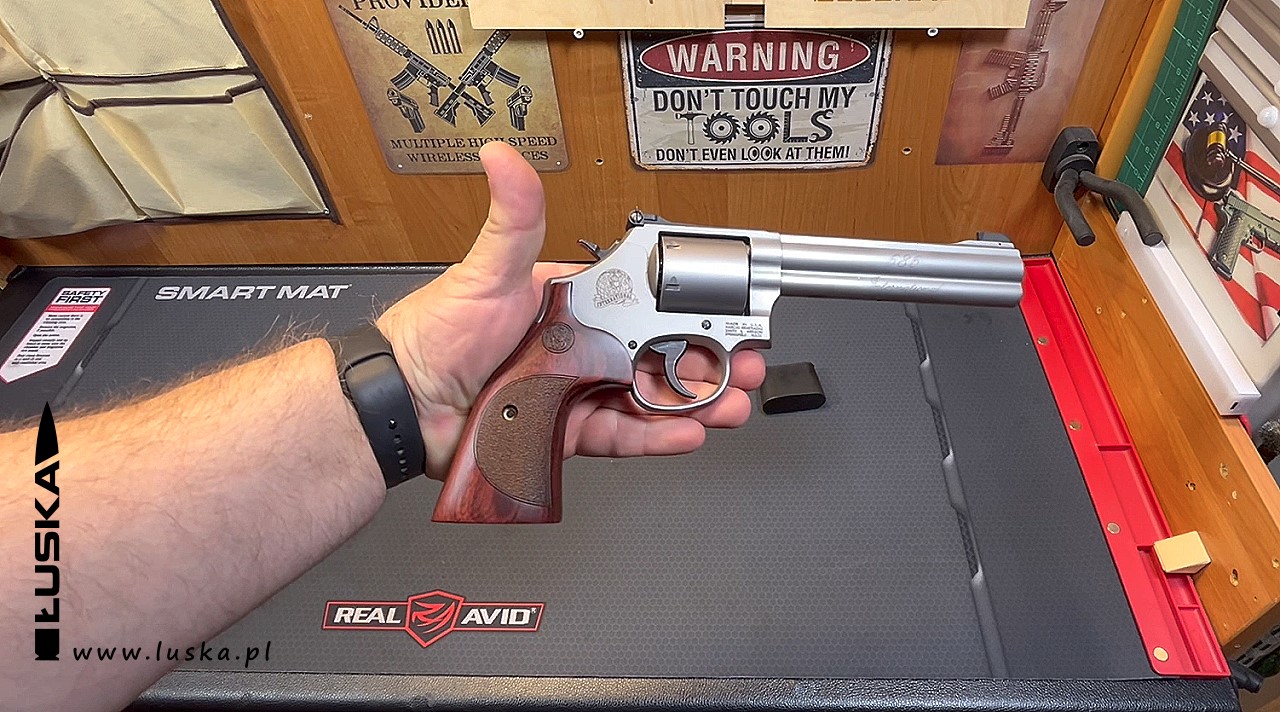 Blog o broni i nie tylko - Custom Gun cz.17 - Rewolwer S&W 686 .357 Magnum