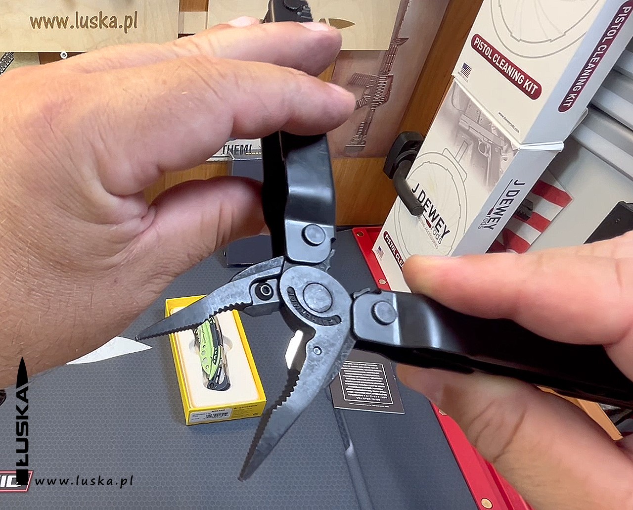 Blog o broni palnej i nie tylko - Multitoole Leatherman cz.2 - Skeletool CX i Super Tool 300