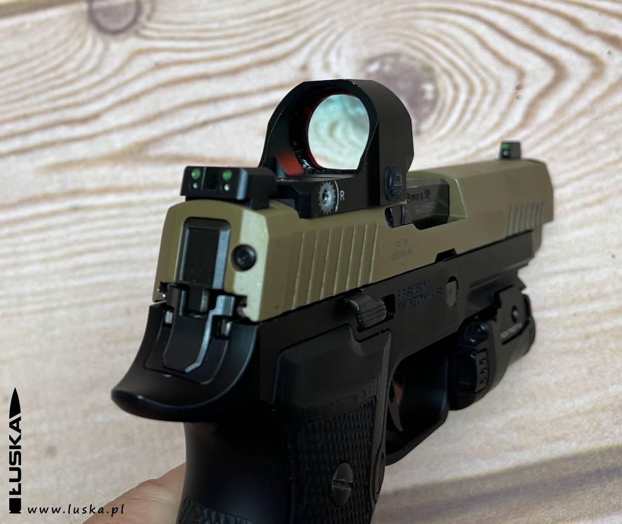 Blog o broni. Custom gun. Część 1 -  Sig Sauer P320 X-Vtac Custom.