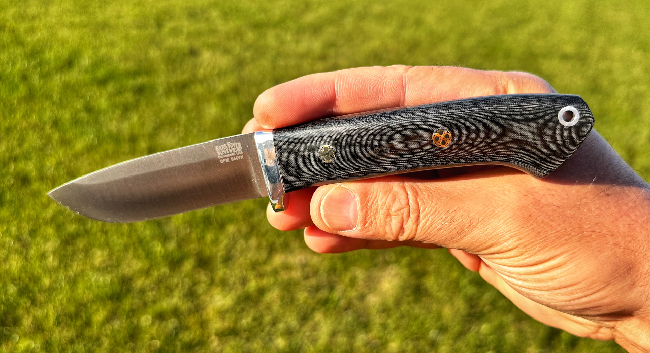 Nóż Bark River - Classic Drop Point Hunter, stal CPM S45VN, okładziny Black Linen Micarta Mosaic Pins