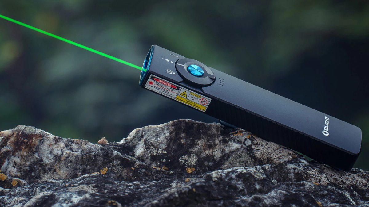 Latarka Olight ARKFELD PRO Black; z laserem; z lampą UV; 1300 lumenów