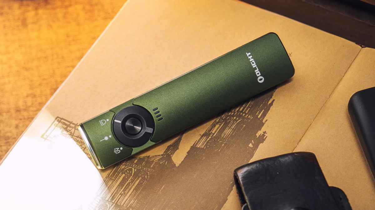 Latarka Olight ARKFELD PRO OD Green; z laserem; z lampą UV; 1300 lumenów