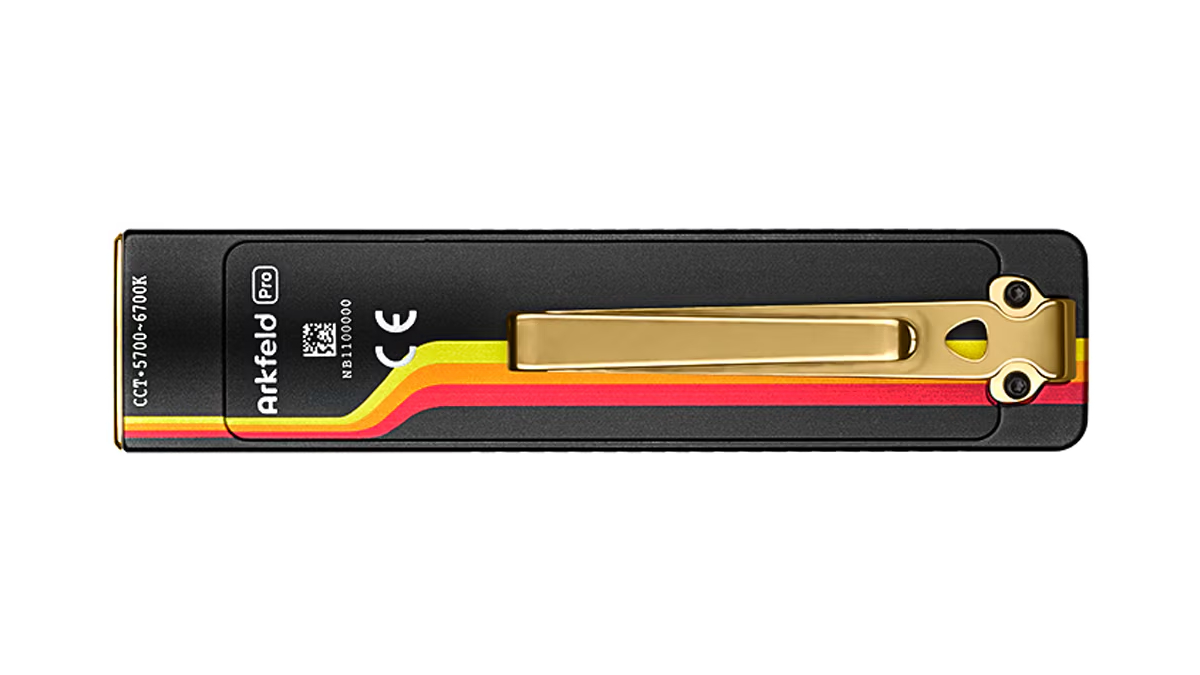Latarka Olight ARKFELD PRO Racing Stripes; z laserem; z lampą UV; 1300 lumenów